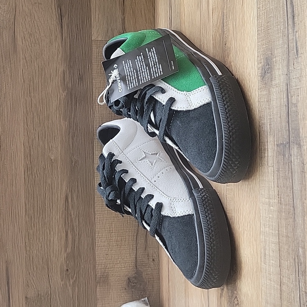 Converse shoes men Brand new.